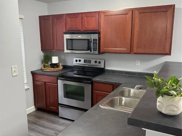 612 Saravalle Dr, Saint Peters, MO 63376