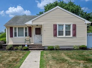 31 Gold St, Edison, NJ 08837