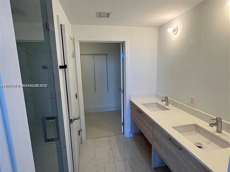16385 Biscayne Blvd #3019 — Photo 13