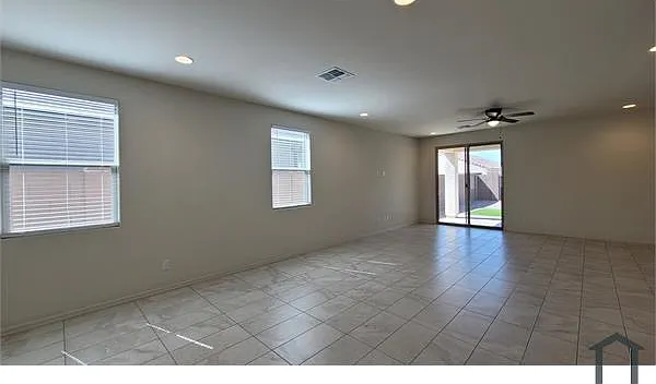 6962 W Gwen St — Photo 5