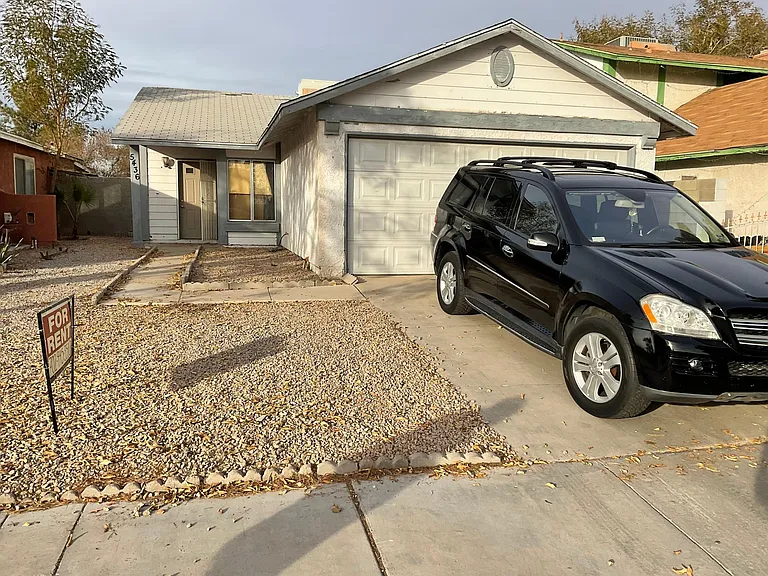 5436 Burkshire Dr — Photo 12