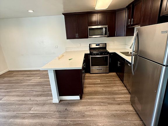 Gourmet Kitchen with Dishwasher