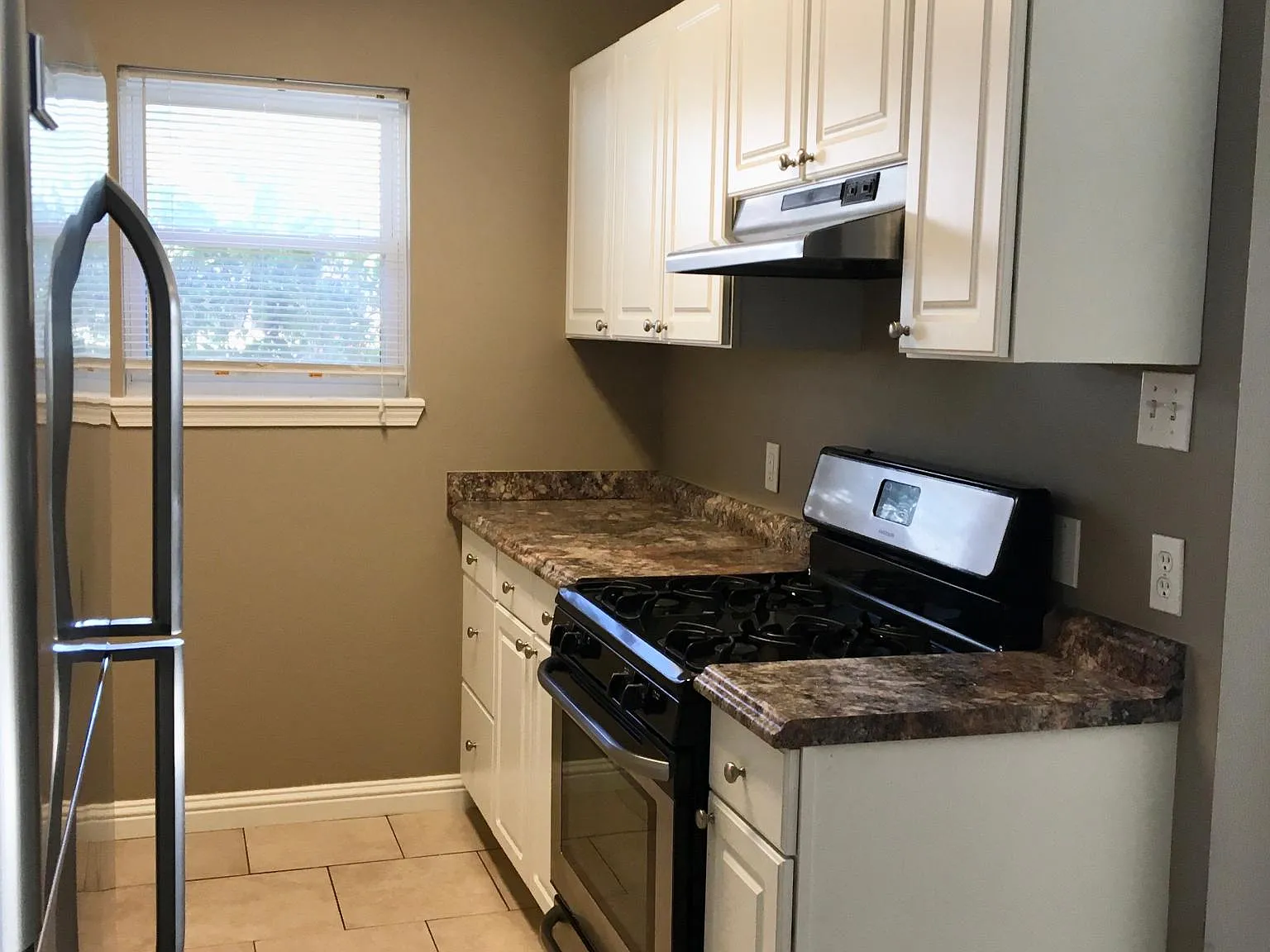 1 bed, $895 — Photo 4