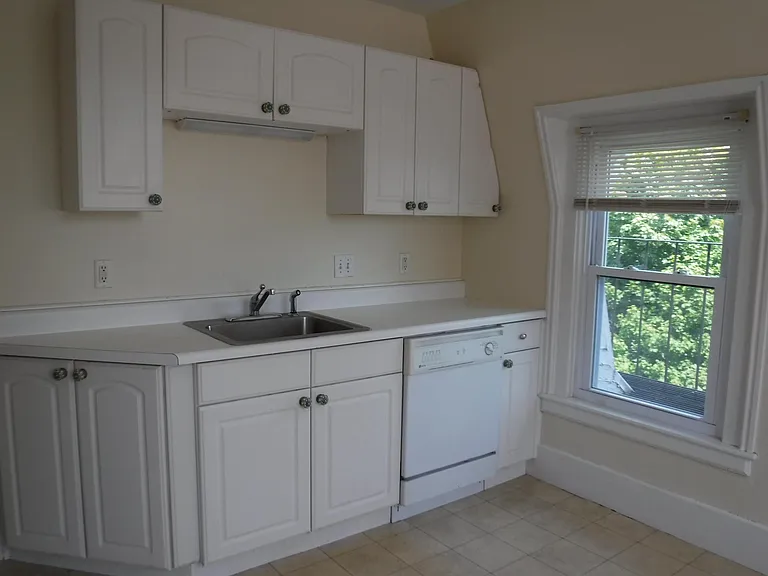 44 Phillips St #4 — Photo 4