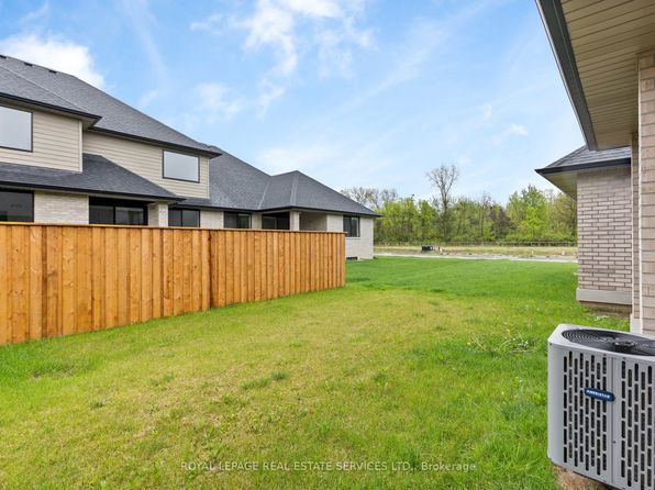 512 Water Rd, Amherstburg, ON N9V 0H1