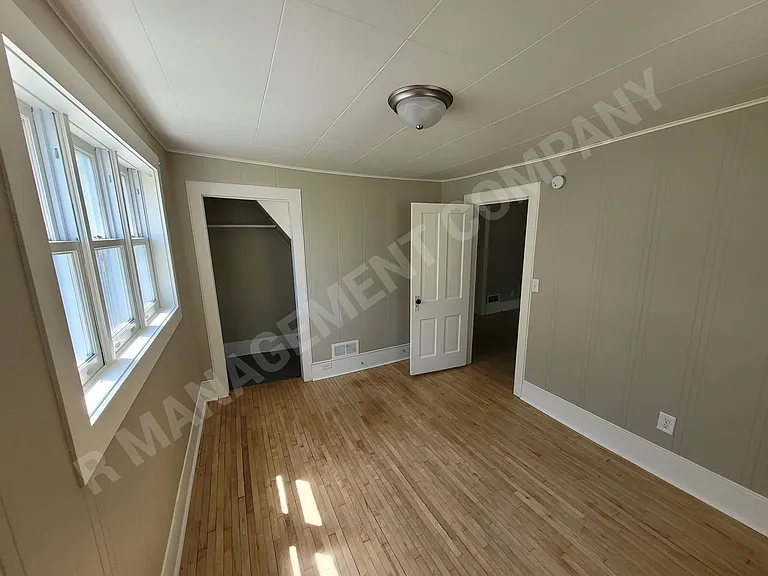1147 7th Ave — Photo 3