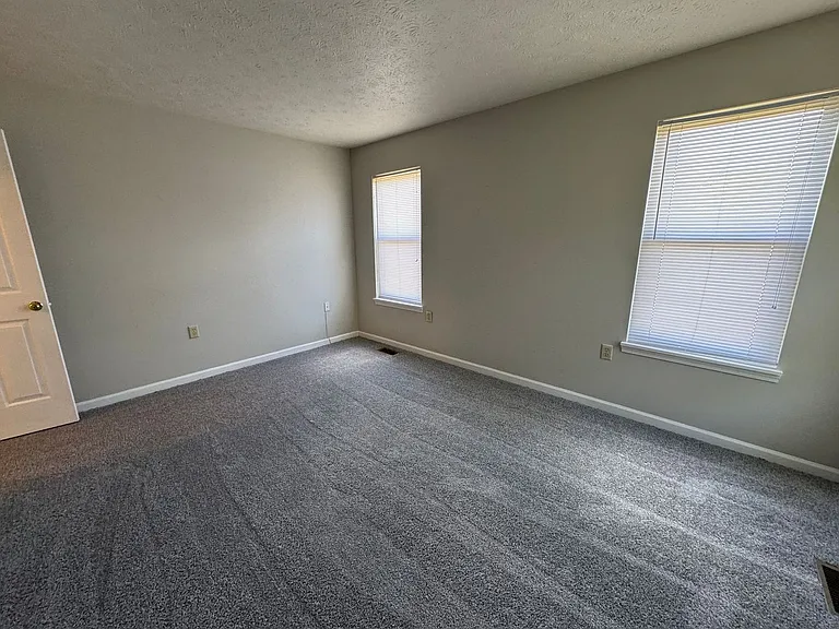 5538 N Meadow Dr — Photo 20