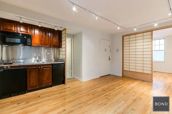 Rented by Bond New York | media 42