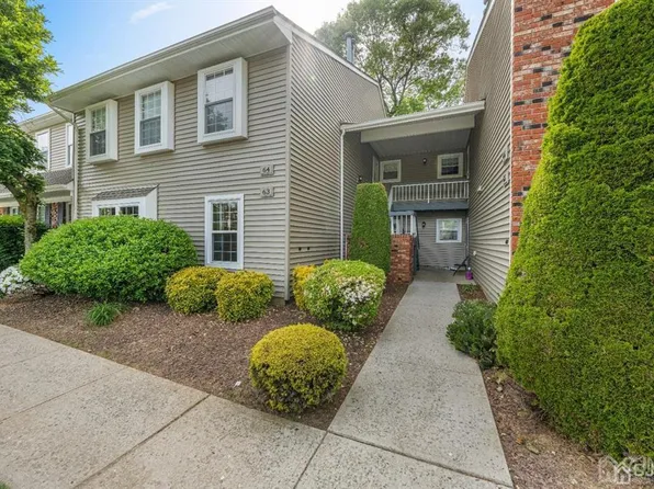 63 Sharon Ct, Old Bridge, NJ 08857