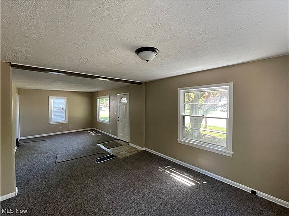 4th image of 799 E Archwood Ave