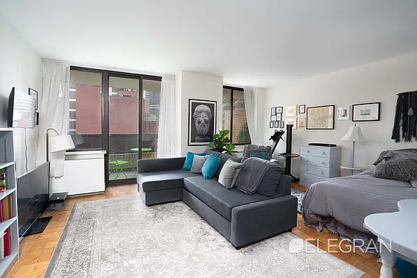 Rented by (Legacy) Elegran | media 9