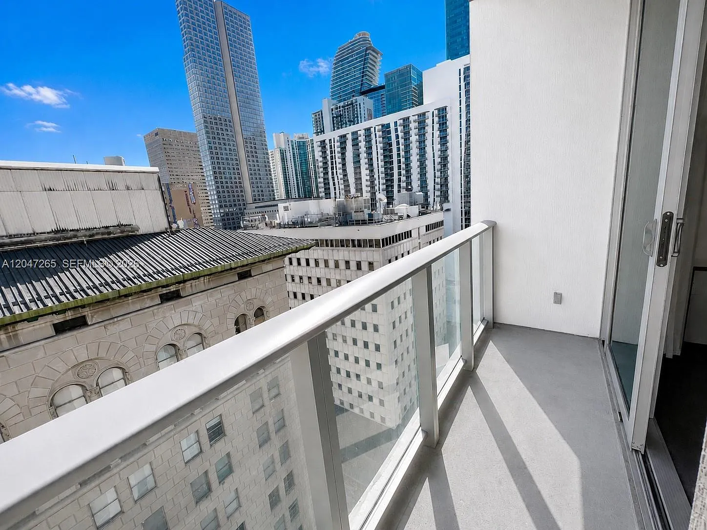 Centro Condo — Photo 1