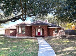 607 Topaz Ave, Seguin, TX 78155