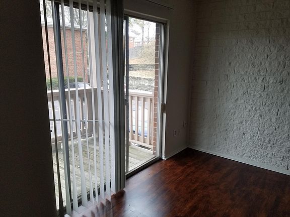 2nd image of 124 E North St