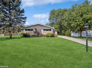 318 Flora Ave, Glenview, IL 60025