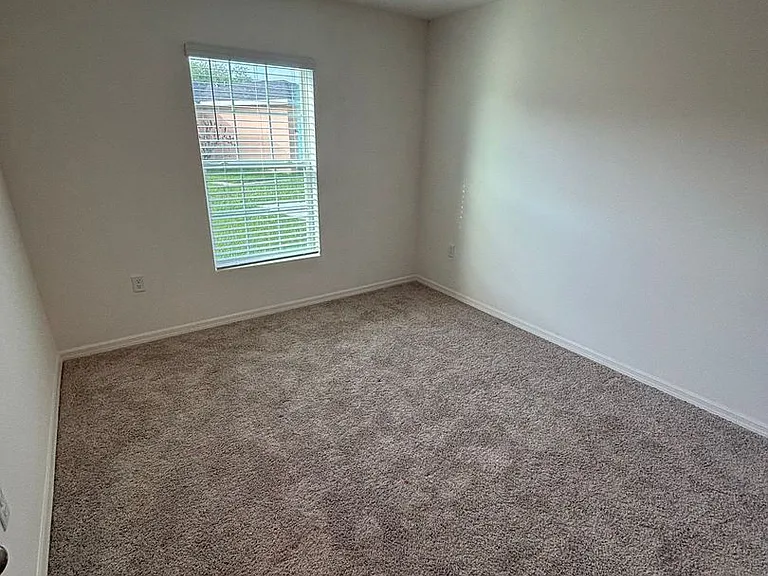 539 Finch Ct — Photo 11