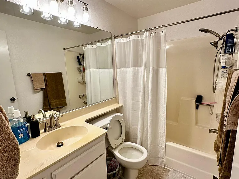 720 W 4th St #118 — Photo 6