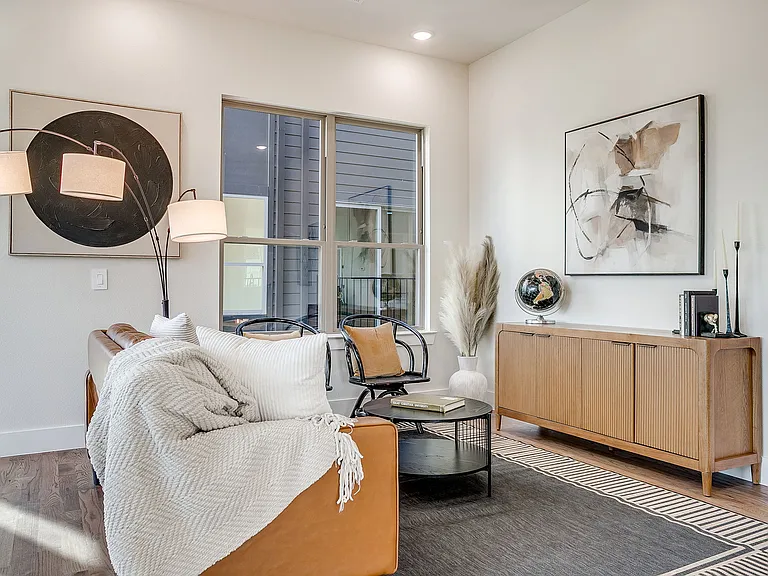 2824 Weisenberger St #102 — Photo 2