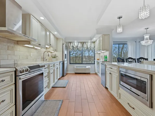 500 High Point Drive #311, Hartsdale, NY 10530