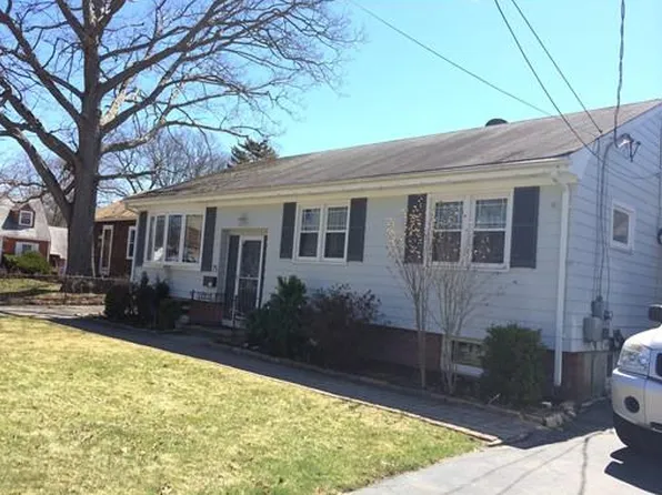 75 Rounds Ave, Riverside, RI 02915