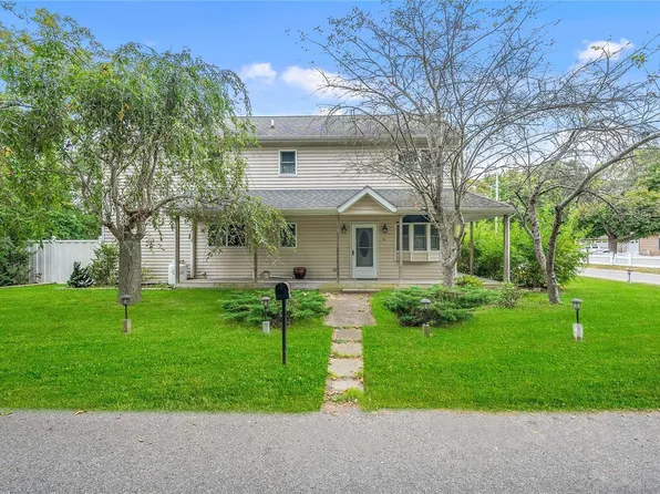 33 Cedar Road, Mastic Beach, NY 11951