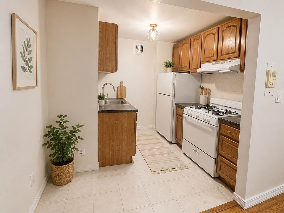 2nd image of 465 E 7th St #4W