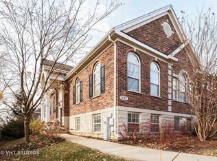 637 Prestwick Ln, Wheeling, IL 60090