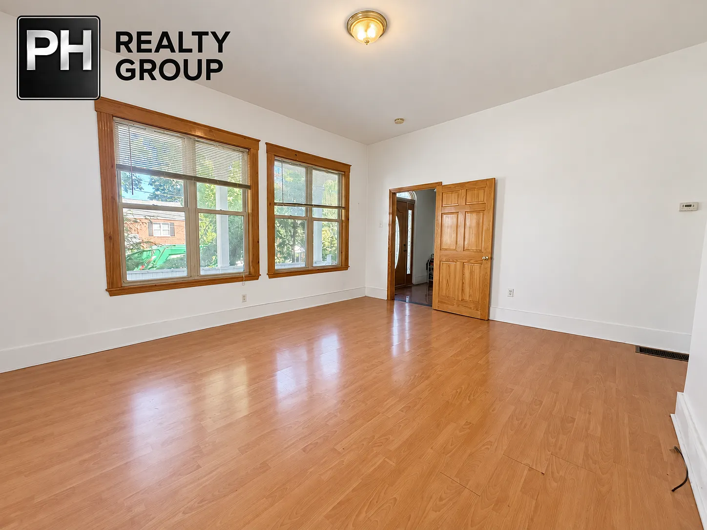 2 bed, 1000 sqft, $2,600 — Photo 4