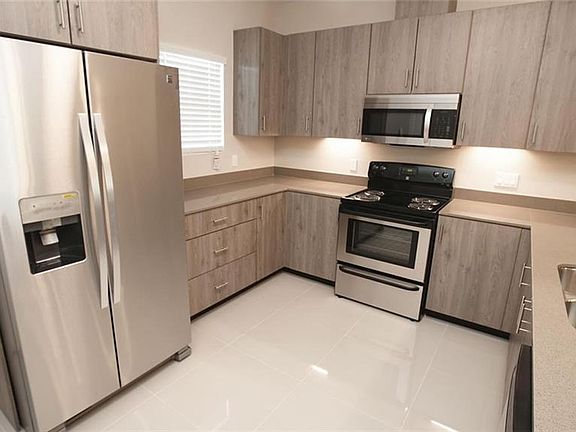 2nd image of 2701 S J St APT 4