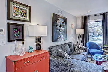 510 Queens Rd — Photo 5