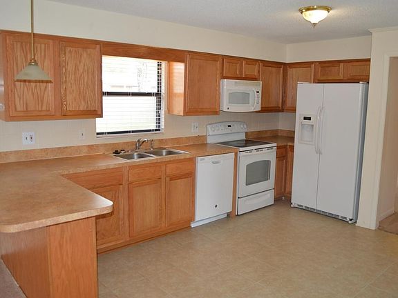 4th image of 10931 Majuro Dr