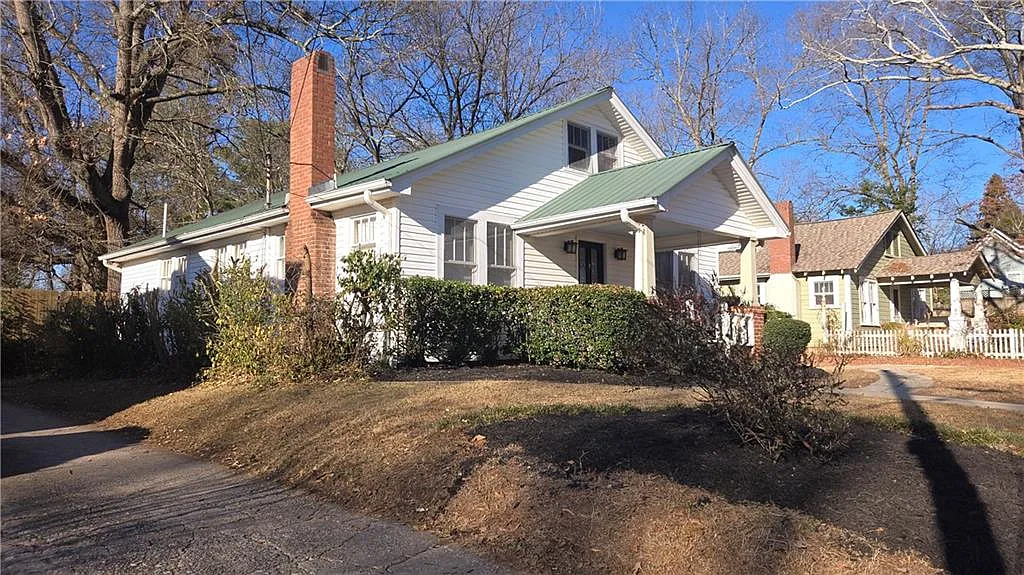 3 bed, 2.0 bath, 1613 sqft, $2,300 — Photo 3