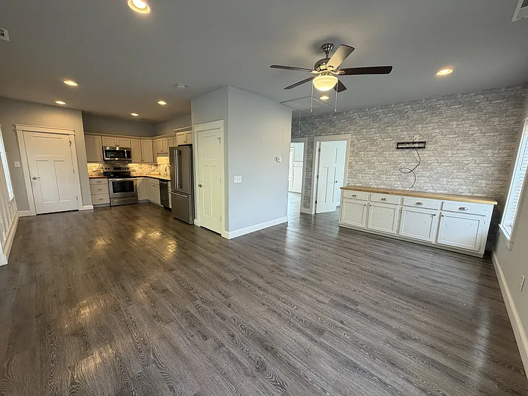 358 S Main St — Photo 4