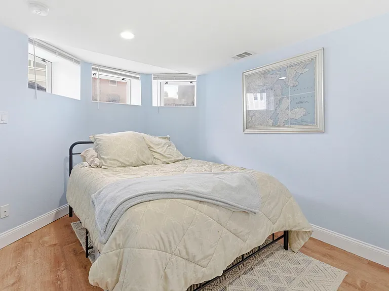 865 E 2nd St #1 — Photo 17