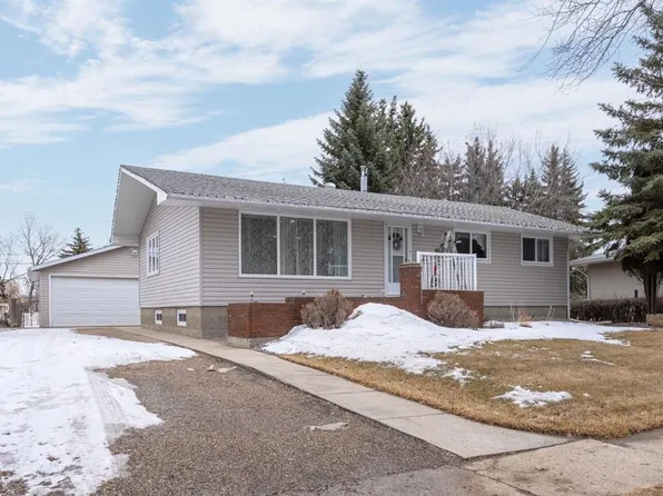 23 NW Montjoy Ave, Camrose, AB T4V 2L3