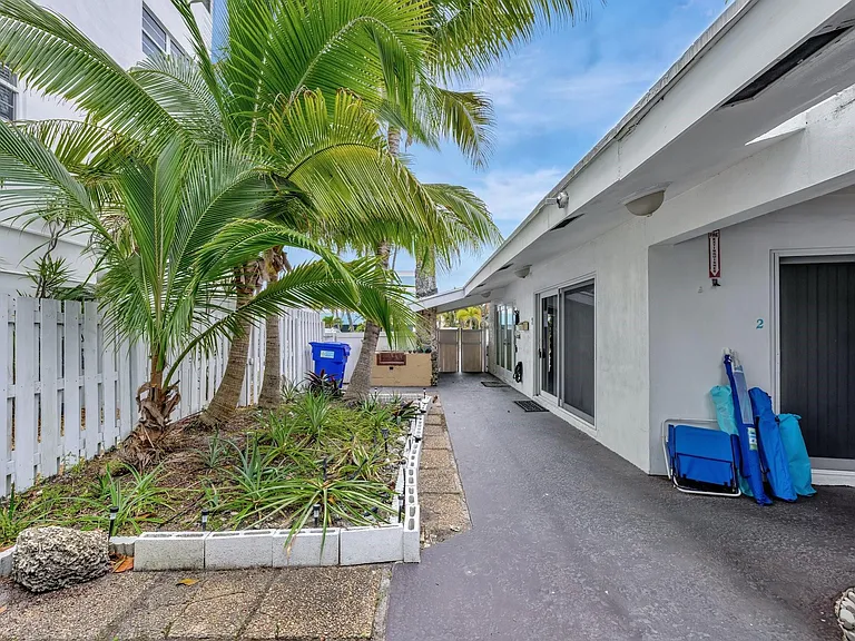 4548 N Ocean Dr #3 — Photo 10