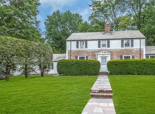 11 Crescent Rd, Port Washington, NY 11050