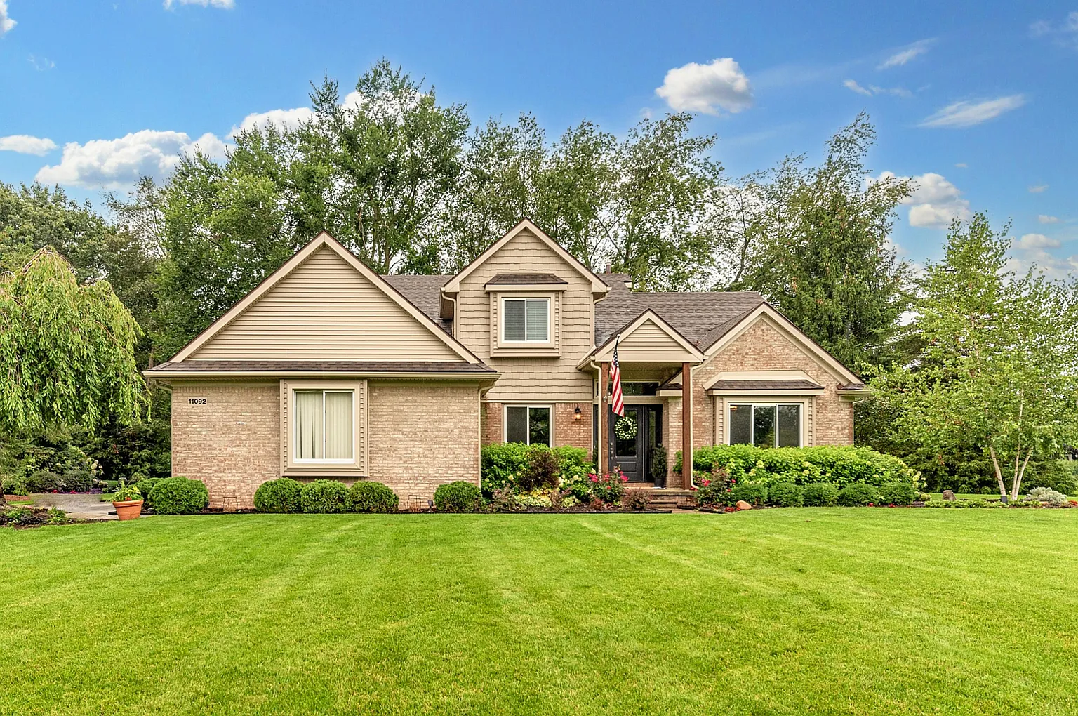 11092 Pembrooke Cir photo 1