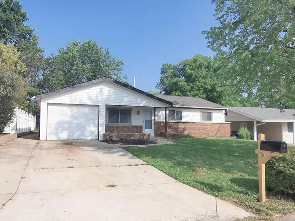 879 Hyde Park Dr, Arnold, MO 63010