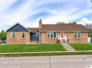 4955 Lakeshore Dr, Omaha, NE 68135