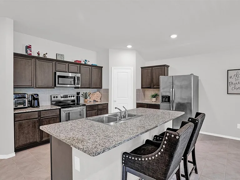 1111 Meadow Side Dr — Photo 9