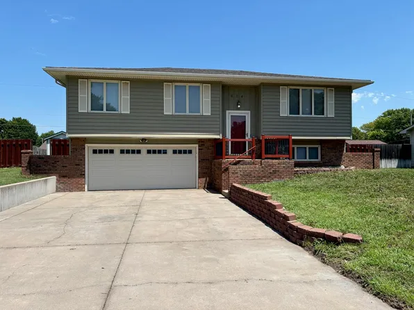 604 Terrace Dr, Newton, KS 67114