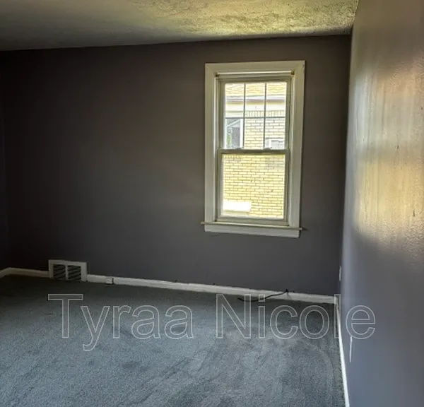 1931 Ewald Cir — Photo 9