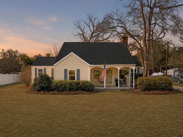 15 N Dukes St, Summerton, SC 29148