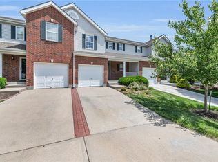 1128 SW Wysteria Dr, Lees Summit, MO 64082
