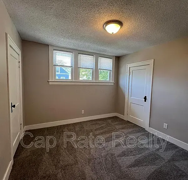 1476 N 6th St — Photo 16