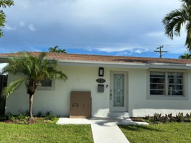 2 bed, 2.0 bath, 920 sqft, $2,300 — Photo 2