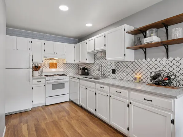 3473 Greenwood Ct S, Eagan, MN 55122