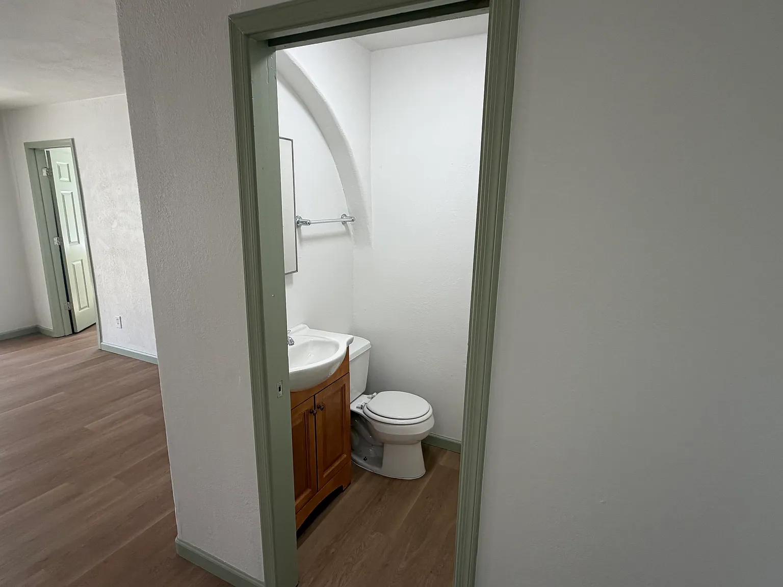 3 bed, 1250 sqft, $2,580 — Photo 4