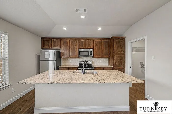 1324 White Sand Dr — Photo 1